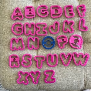 Number and letter cookie cutters